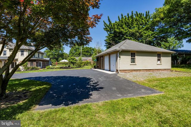 564 W MAPLE GROVE RD, Denver, PA 17517