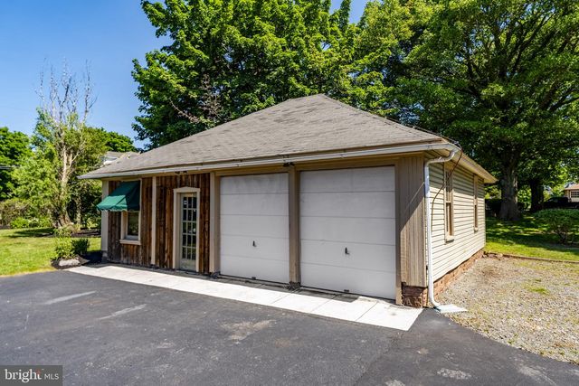 564 W MAPLE GROVE RD, Denver, PA 17517