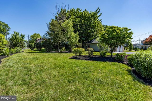564 W MAPLE GROVE RD, Denver, PA 17517