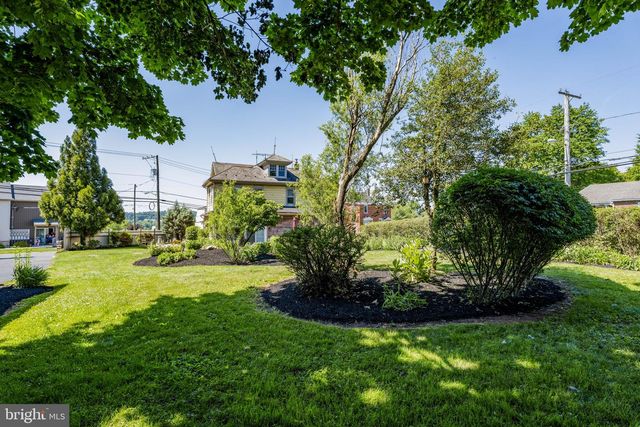 564 W MAPLE GROVE RD, Denver, PA 17517