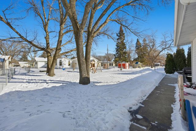 518 Birch Lane, Moorhead, MN 56560