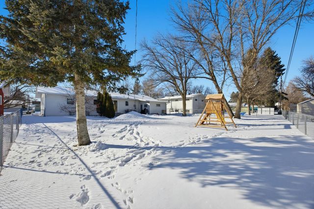 518 Birch Lane, Moorhead, MN 56560