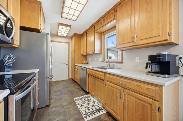 518 Birch Lane, Moorhead, MN 56560