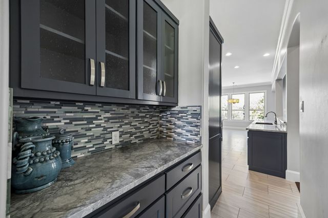 236 Summer Tanager Lane, Heath, TX 75032