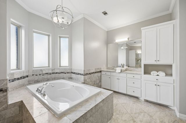 236 Summer Tanager Lane, Heath, TX 75032