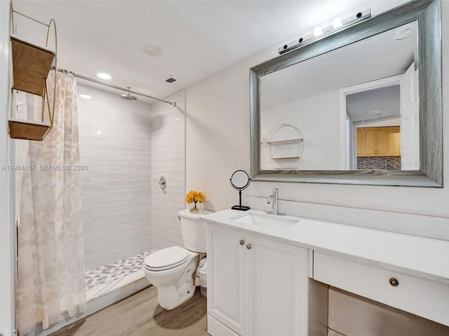 1351 NE Miami Gardens Dr 203E, Miami, FL 33179