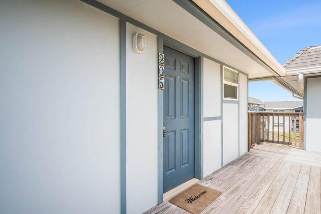 1319 11th St 205, Port Aransas, TX 78373 — exterior