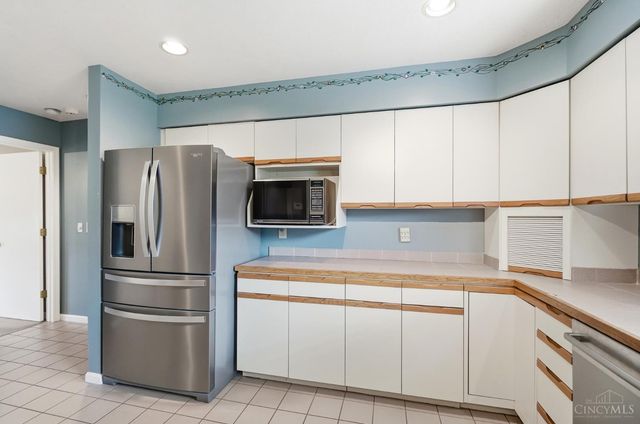 8255 Lakevalley Drive, Colerain Twp, OH 45247
