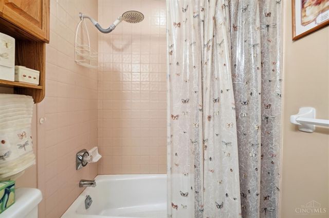 8255 Lakevalley Drive, Colerain Twp, OH 45247