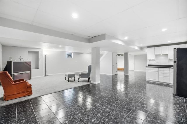 8255 Lakevalley Drive, Colerain Twp, OH 45247