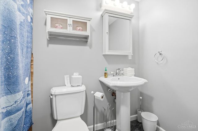 8255 Lakevalley Drive, Colerain Twp, OH 45247