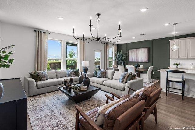 502 Nightingale Avenue, Marion, TX 78124