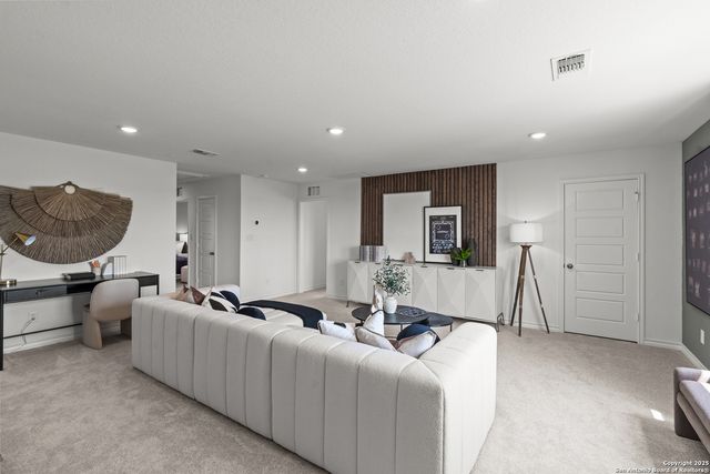 502 Nightingale Avenue, Marion, TX 78124