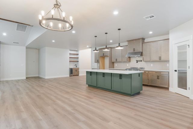 2829 Camino Heights Dr, Camino, CA 95709