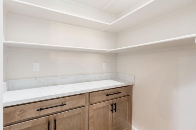 2829 Camino Heights Dr, Camino, CA 95709