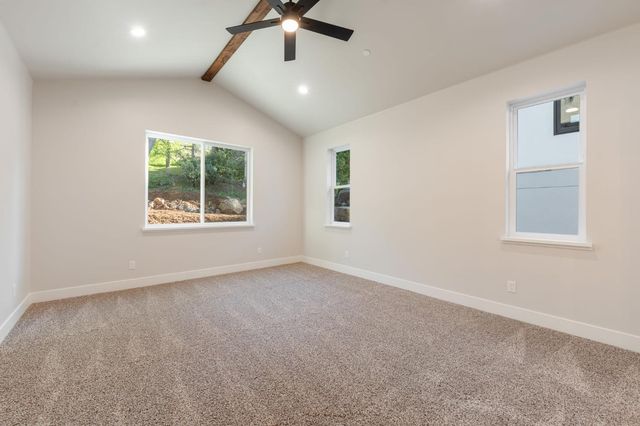 2829 Camino Heights Dr, Camino, CA 95709