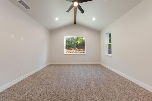 2829 Camino Heights Dr, Camino, CA 95709