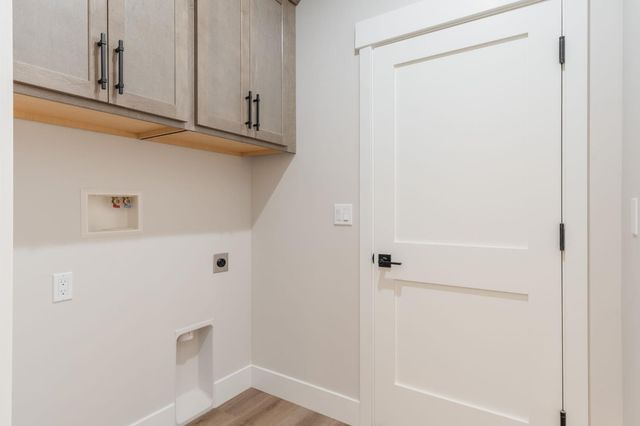 2829 Camino Heights Dr, Camino, CA 95709