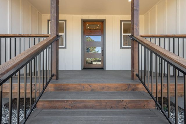 2829 Camino Heights Dr, Camino, CA 95709