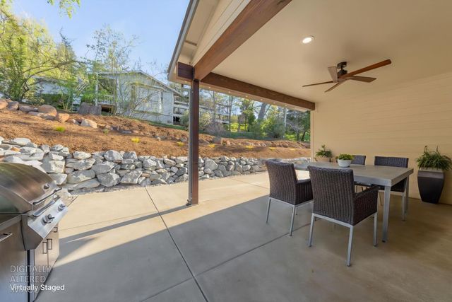 2829 Camino Heights Dr, Camino, CA 95709