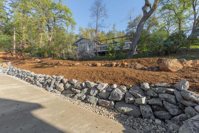 2829 Camino Heights Dr, Camino, CA 95709