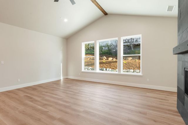 2829 Camino Heights Dr, Camino, CA 95709