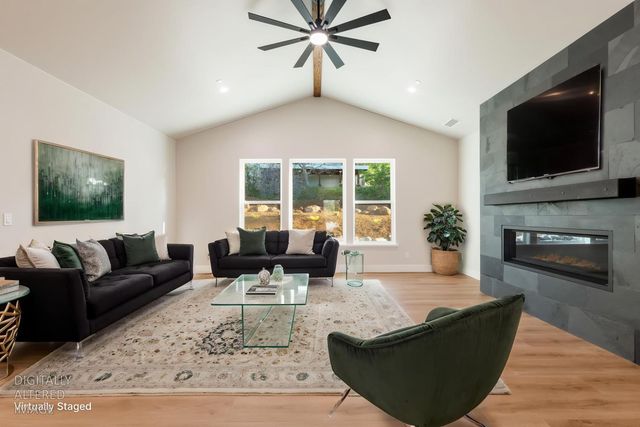 2829 Camino Heights Dr, Camino, CA 95709