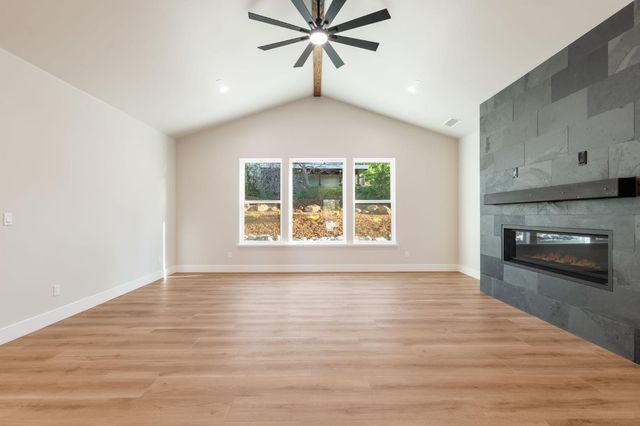 2829 Camino Heights Dr, Camino, CA 95709