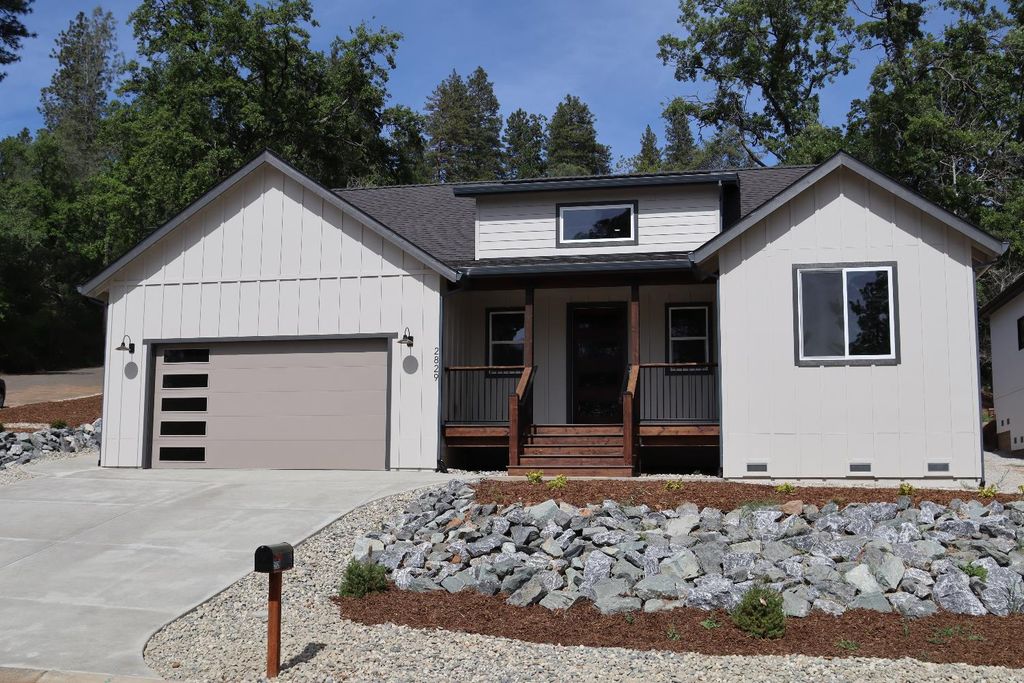 2829 Camino Heights Dr, Camino, CA 95709