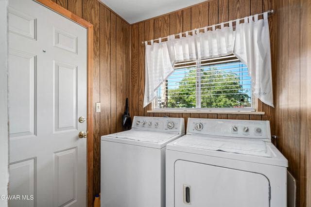 702 W Avenue H9, Lancaster, CA 93534