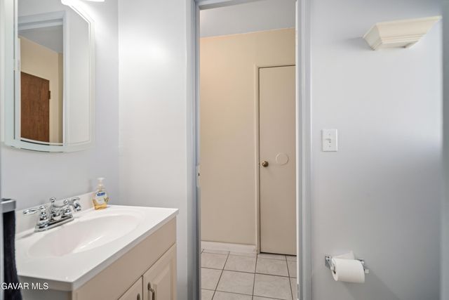 702 W Avenue H9, Lancaster, CA 93534