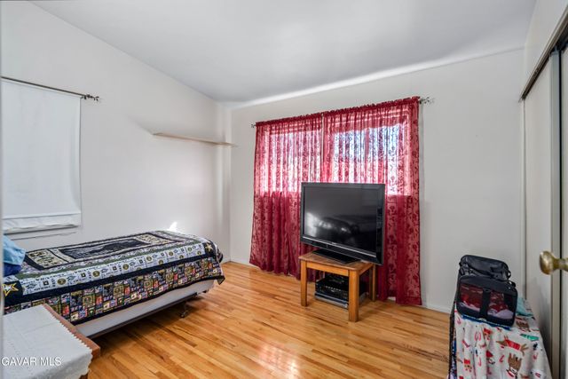 702 W Avenue H9, Lancaster, CA 93534