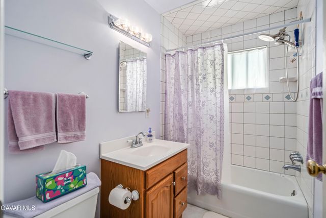 702 W Avenue H9, Lancaster, CA 93534