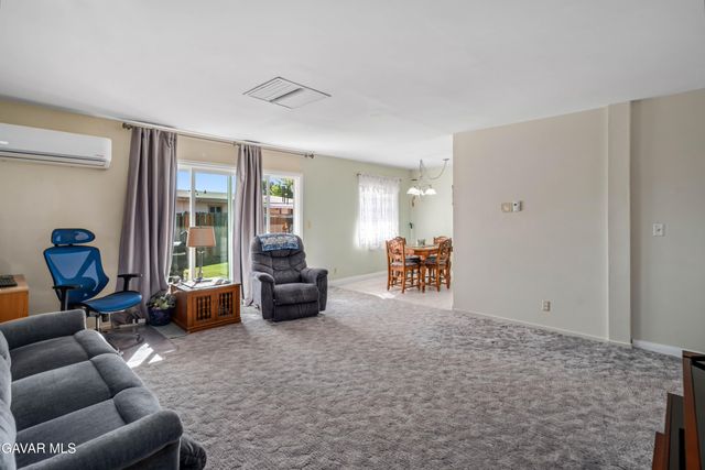 702 W Avenue H9, Lancaster, CA 93534
