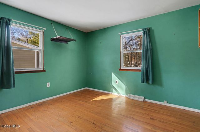 44 Curt Boulevard, Saratoga Springs, NY 12866