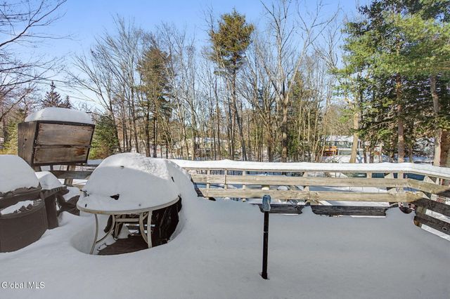 44 Curt Boulevard, Saratoga Springs, NY 12866