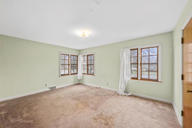 7009 Wellauer DRIVE, Wauwatosa, WI 53213