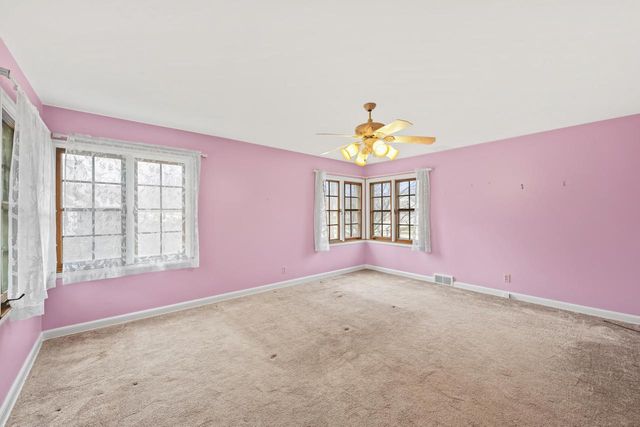 7009 Wellauer DRIVE, Wauwatosa, WI 53213