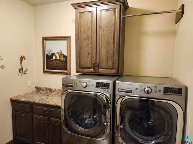 1408 S Sugar Maple Dr Drive, Sioux Falls, SD 57110