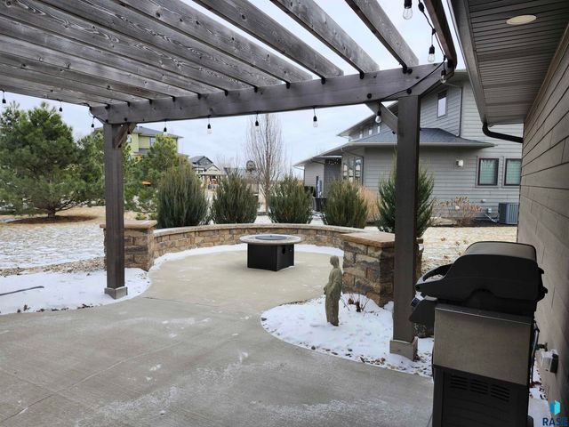 1408 S Sugar Maple Dr Drive, Sioux Falls, SD 57110