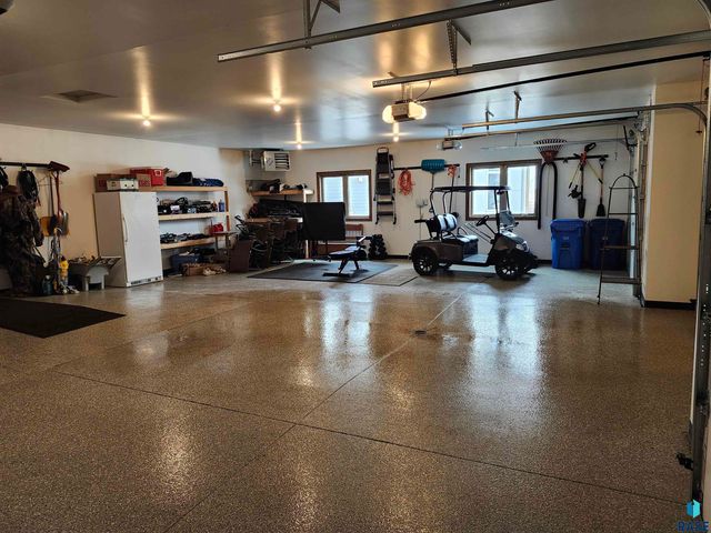 1408 S Sugar Maple Dr Drive, Sioux Falls, SD 57110