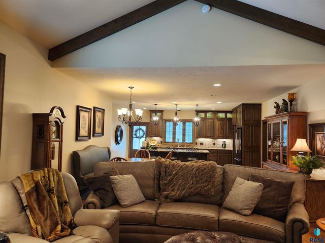 1408 S Sugar Maple Dr Drive, Sioux Falls, SD 57110