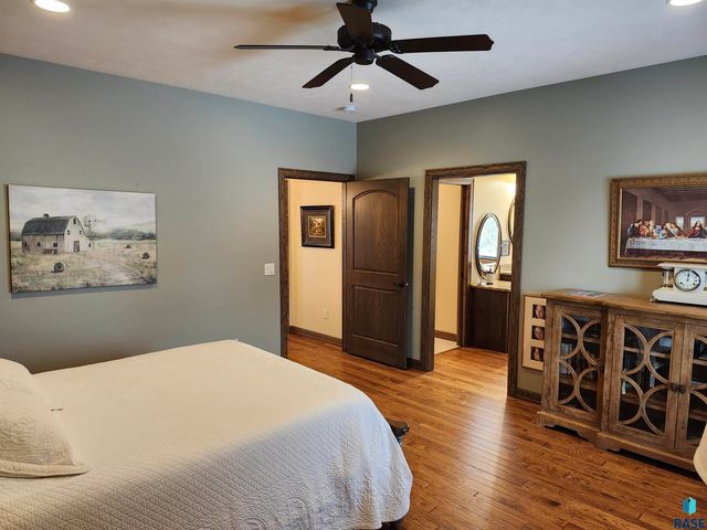 1408 S Sugar Maple Dr Drive, Sioux Falls, SD 57110