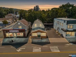 37 NEWARK POMPTON Turnpike, Little Falls, NJ 07424