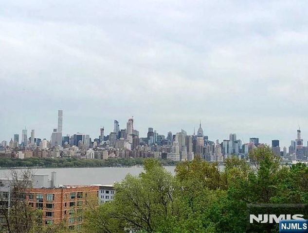 196 Cedar Street C002C, Cliffside Park, NJ 07010
