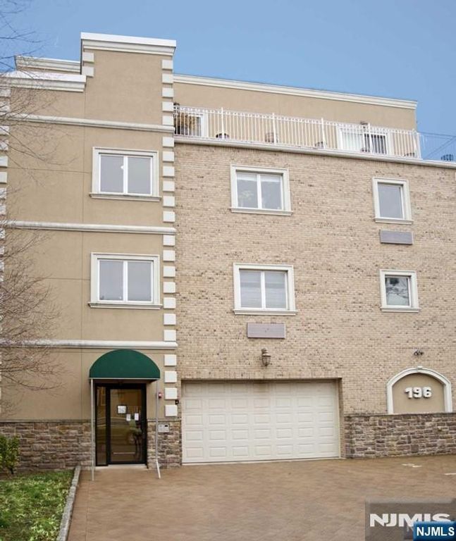 196 Cedar Street C002C, Cliffside Park, NJ 07010