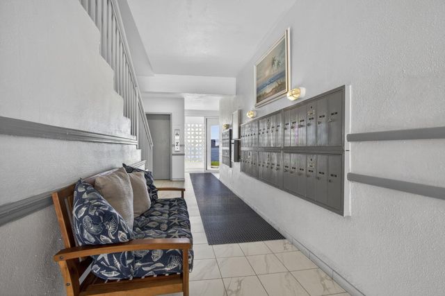 100 Shore 307 Court 307, North Palm Beach, FL 33408