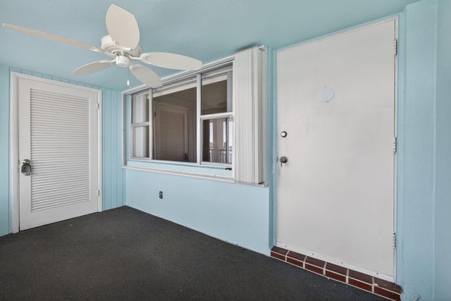 100 Shore 307 Court 307, North Palm Beach, FL 33408