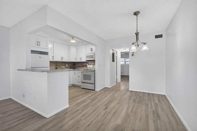 100 Shore 307 Court 307, North Palm Beach, FL 33408