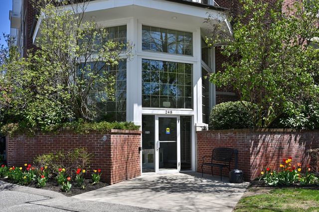 248 Albion St 324, Wakefield, MA 01880